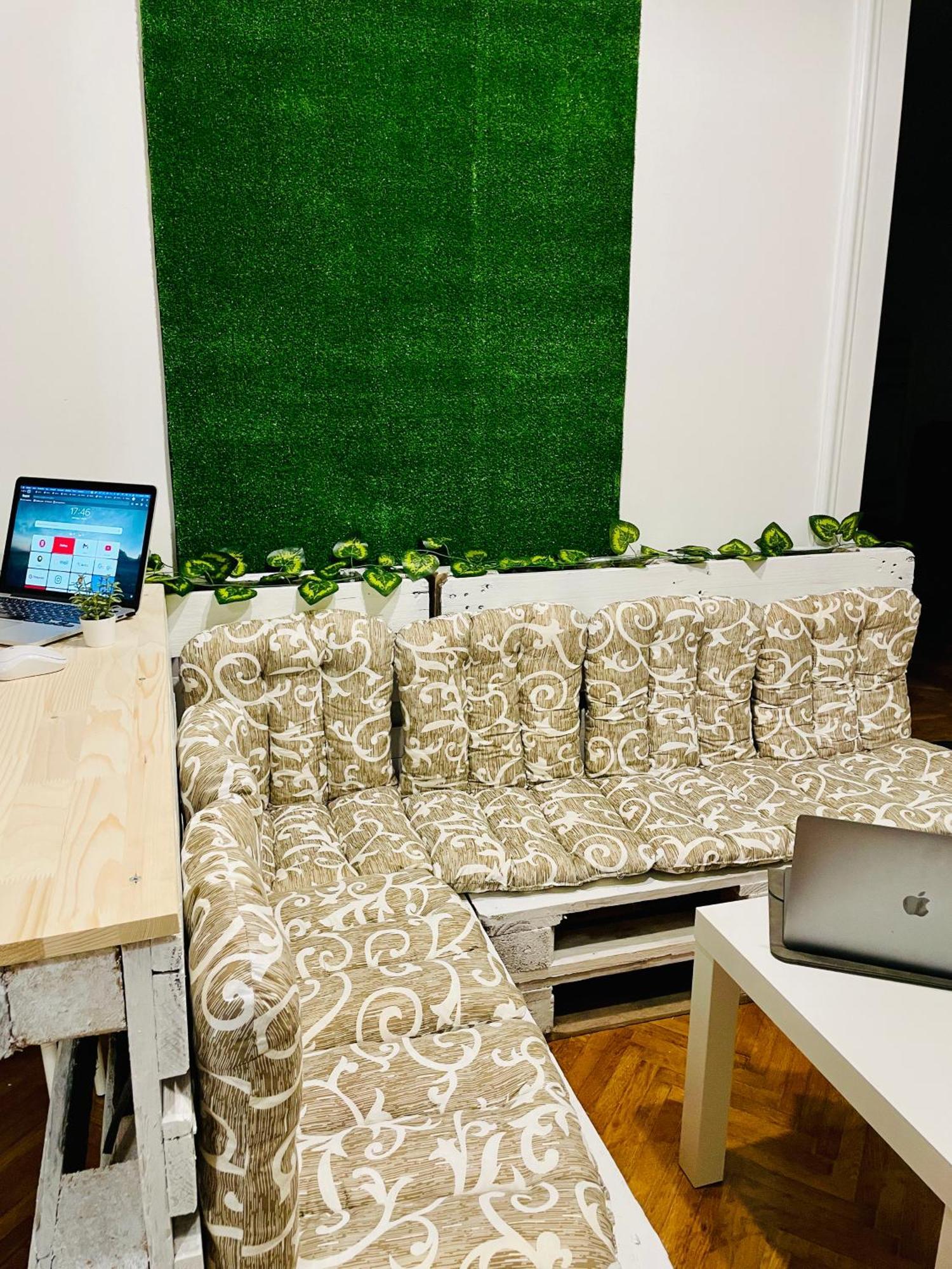 Hostel Green World Νόβι Σαντ Εξωτερικό φωτογραφία